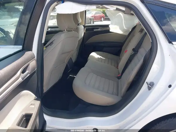 3FA6P0UU1JR204607 2018 FORD FUSION - Image 8