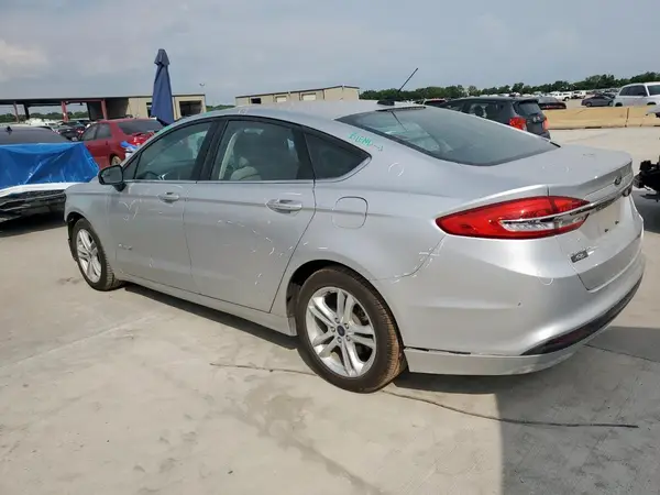 3FA6P0UU1JR209435 2018 FORD FUSION - Image 2