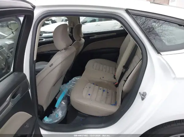 3FA6P0UU1JR233878 2018 FORD FUSION - Image 8