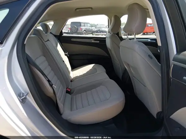 3FA6P0UU1JR278819 2018 FORD FUSION - Image 8