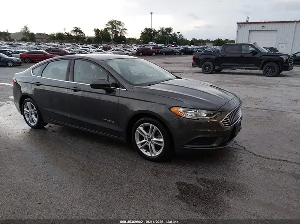 3FA6P0UU1JR278867 2018 FORD FUSION - Image 1