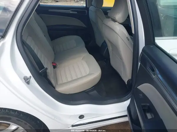 3FA6P0UU1JR282059 2018 FORD FUSION - Image 8