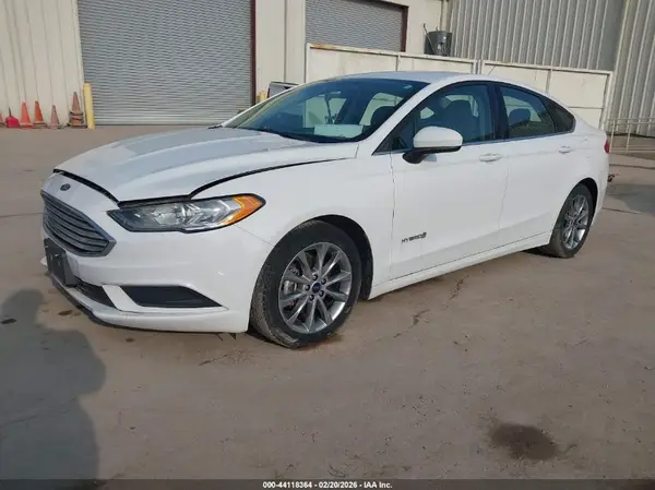 3FA6P0UU2HR327049 2017 FORD FUSION - Image 2