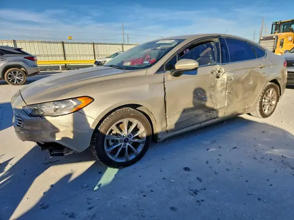 3FA6P0UU2HR360648 2017 FORD FUSION - Image 1