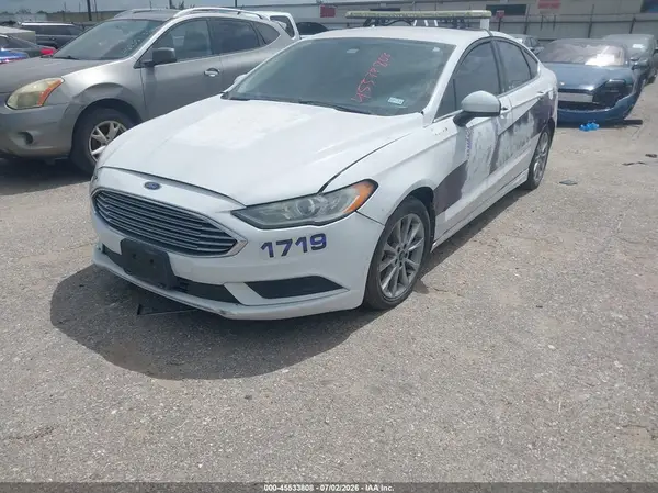 3FA6P0UU2HR397487 2017 FORD FUSION - Image 2