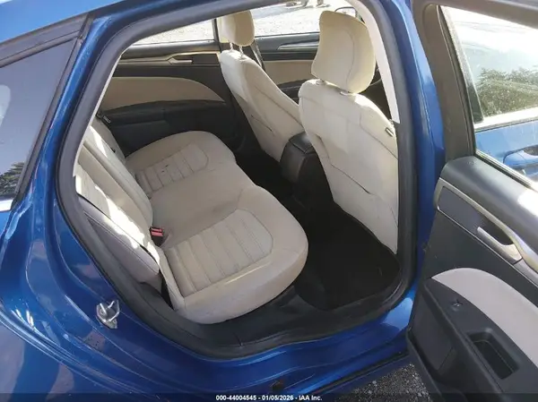 3FA6P0UU2JR100093 2018 FORD FUSION - Image 8