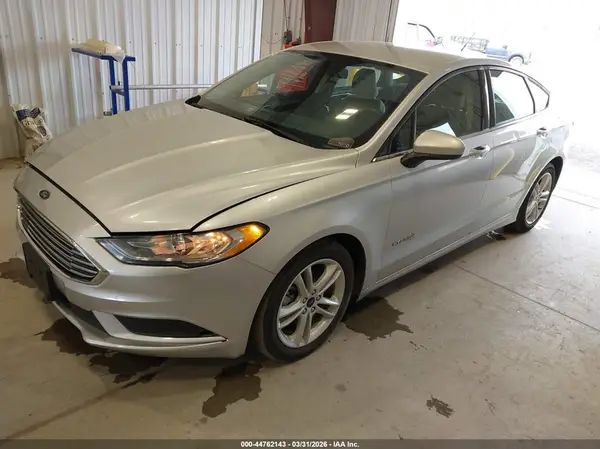 3FA6P0UU2JR100515 2018 FORD FUSION - Image 2
