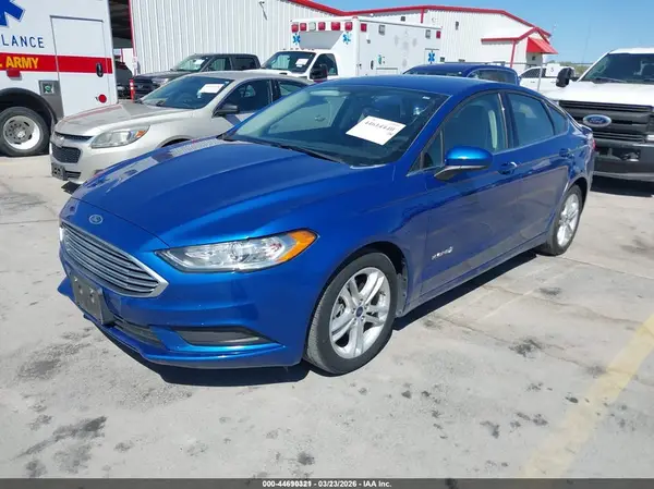 3FA6P0UU2JR100806 2018 FORD FUSION - Image 2
