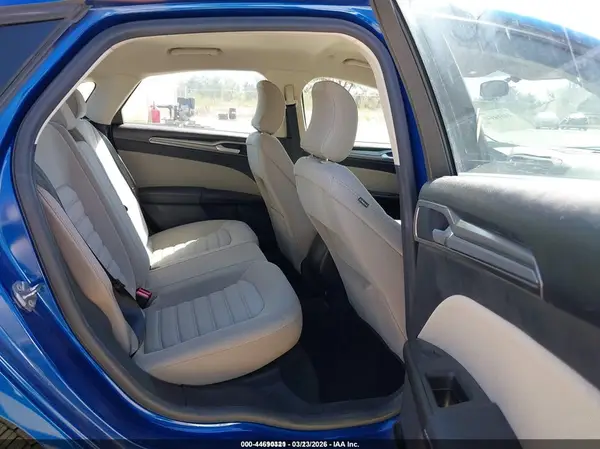 3FA6P0UU2JR100806 2018 FORD FUSION - Image 8