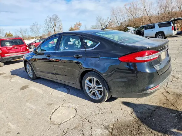 3FA6P0UU2JR134048 2018 FORD FUSION - Image 2