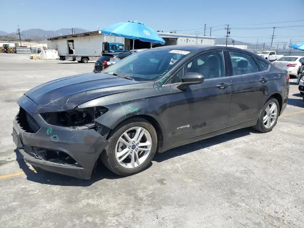 3FA6P0UU2JR150718 2018 FORD FUSION - Image 1