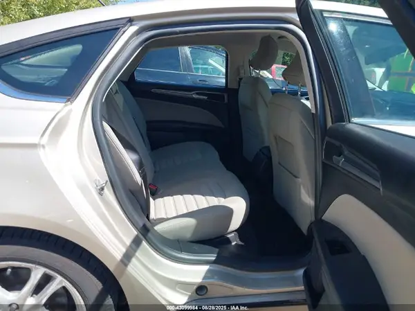 3FA6P0UU2JR191558 2018 FORD FUSION - Image 8