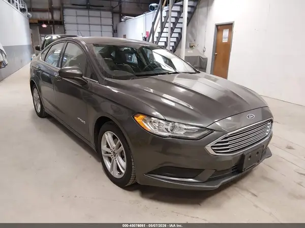 3FA6P0UU2JR271460 2018 FORD FUSION - Image 1