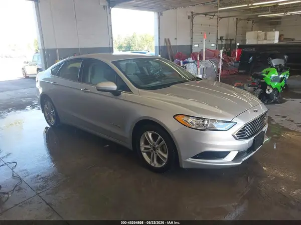 3FA6P0UU2JR271555 2018 FORD FUSION - Image 1