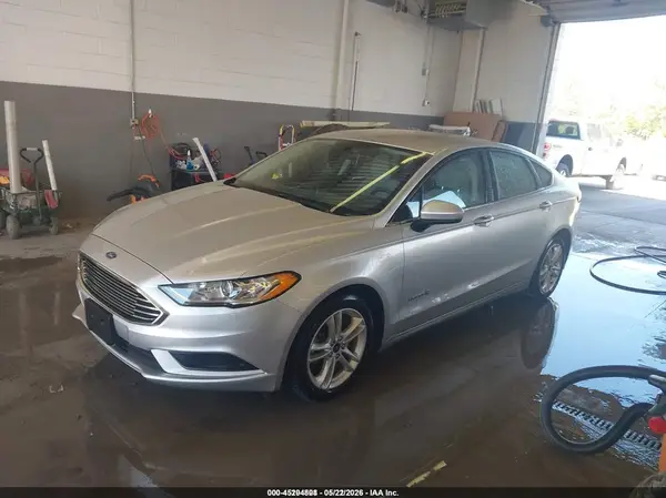 3FA6P0UU2JR271555 2018 FORD FUSION - Image 2