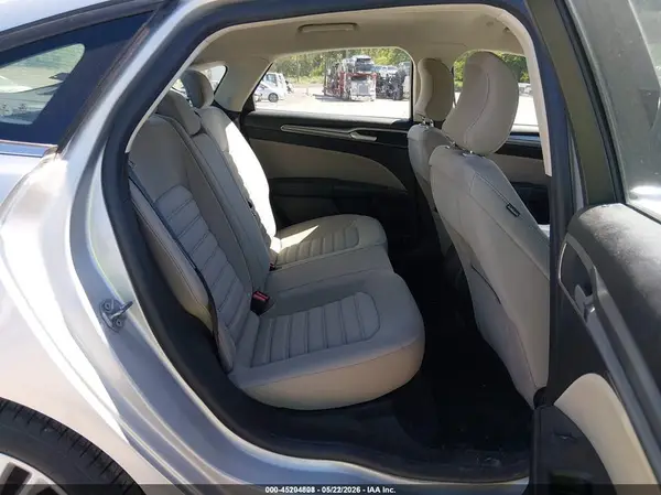 3FA6P0UU2JR271555 2018 FORD FUSION - Image 8