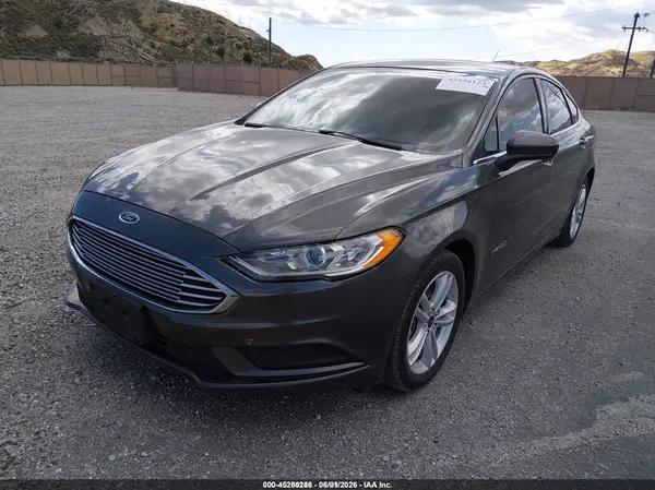 3FA6P0UU2JR271569 2018 FORD FUSION - Image 2