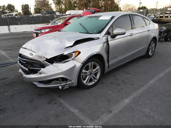 3FA6P0UU2JR279025 2018 FORD FUSION - Image 2