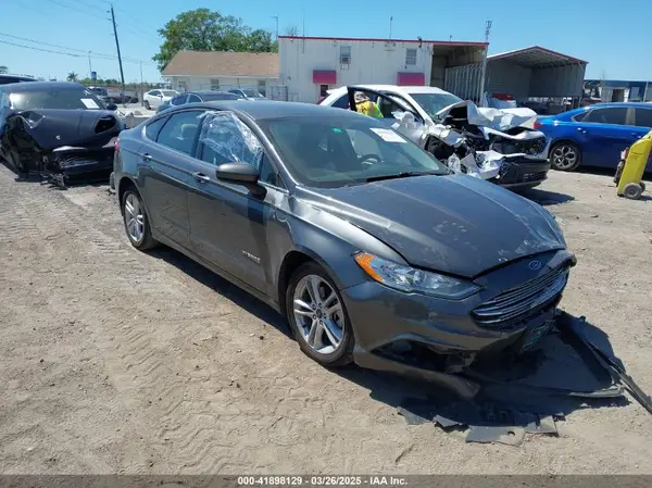 3FA6P0UU3JR122443 2018 FORD FUSION - Image 1