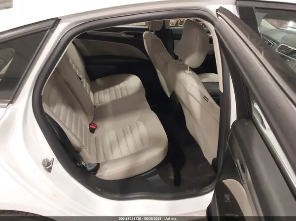 3FA6P0UU3JR123012 2018 FORD FUSION - Image 8