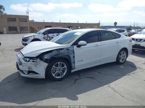 3FA6P0UU3JR250018 2018 FORD FUSION - Image 2