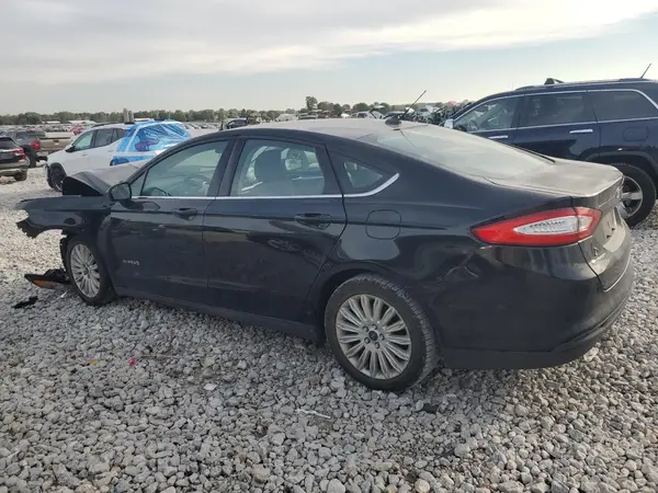 3FA6P0UU4GR250831 2016 FORD FUSION - Image 2