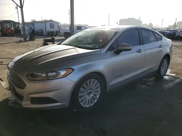 3FA6P0UU4GR328878 2016 FORD FUSION - Image 1