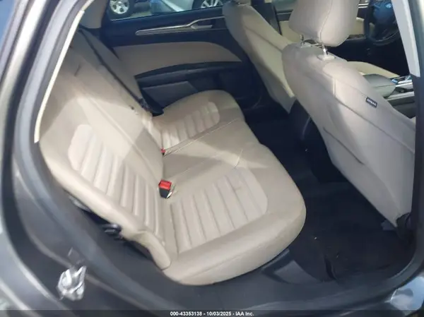 3FA6P0UU4HR217572 2017 FORD FUSION - Image 8