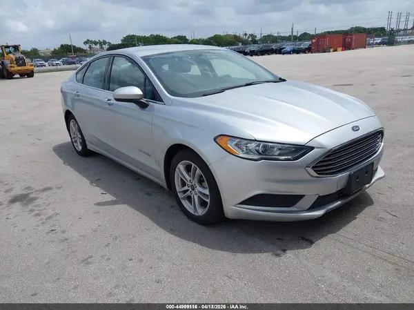 3FA6P0UU4JR122256 2018 FORD FUSION - Image 1
