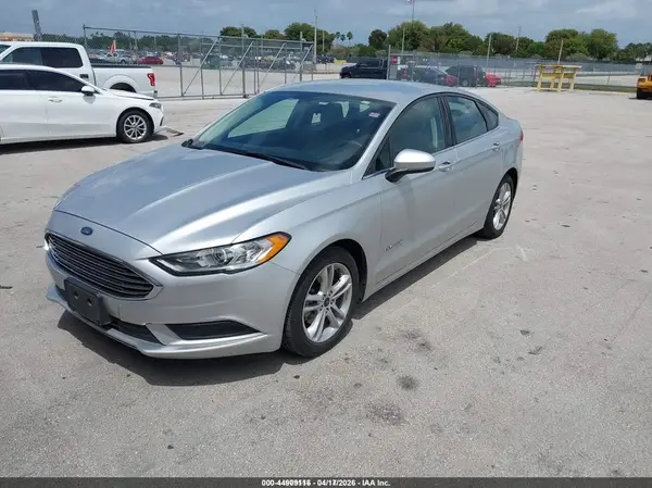 3FA6P0UU4JR122256 2018 FORD FUSION - Image 2