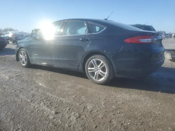 3FA6P0UU4JR221045 2018 FORD FUSION - Image 2