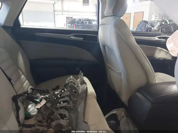 3FA6P0UU4JR222910 2018 FORD FUSION - Image 8