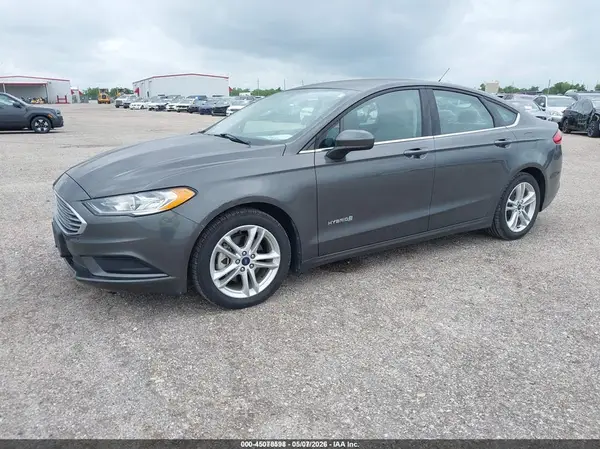3FA6P0UU4JR235785 2018 FORD FUSION - Image 2