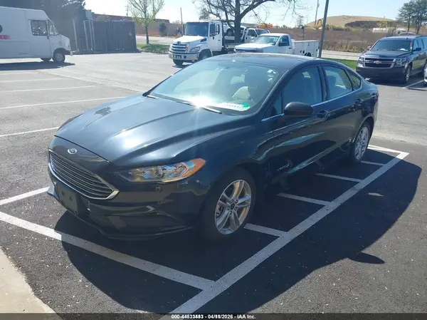 3FA6P0UU4JR235964 2018 FORD FUSION - Image 2
