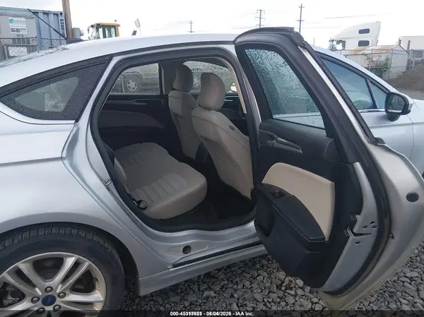 3FA6P0UU4JR243563 2018 FORD FUSION - Image 8