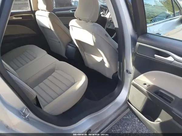 3FA6P0UU4JR243580 2018 FORD FUSION - Image 8
