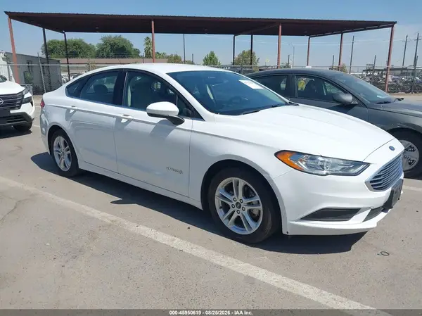 3FA6P0UU4JR254613 2018 FORD FUSION - Image 1