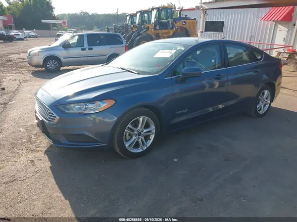 3FA6P0UU4JR281942 2018 FORD FUSION - Image 2