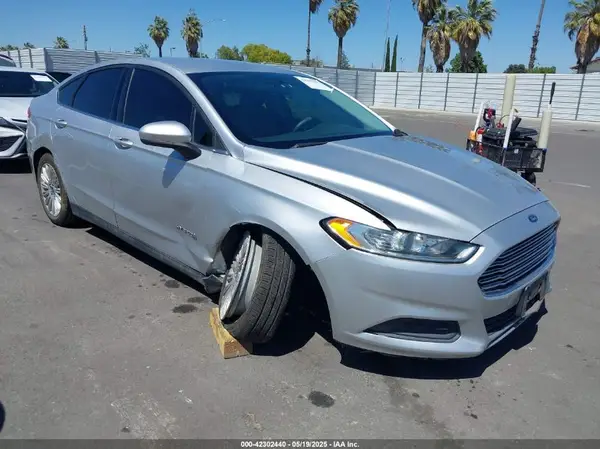 3FA6P0UU5GR342983 2016 FORD FUSION - Image 1