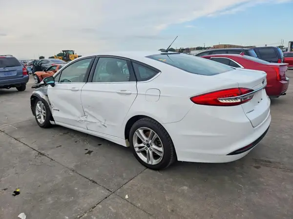 3FA6P0UU5JR100170 2018 FORD FUSION - Image 2