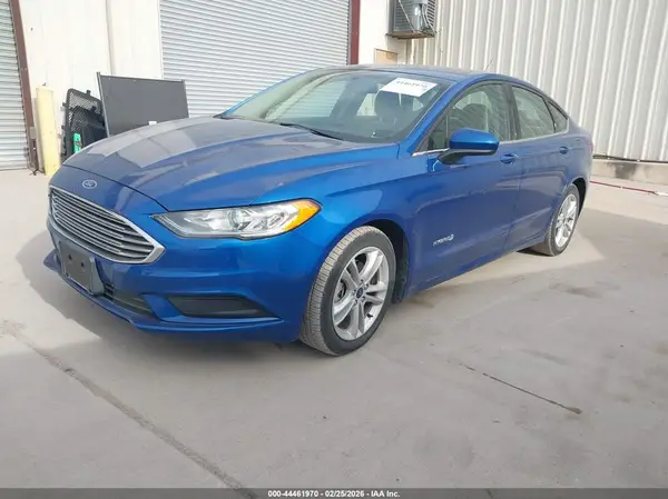 3FA6P0UU5JR100864 2018 FORD FUSION - Image 2