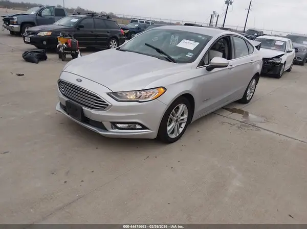 3FA6P0UU5JR157002 2018 FORD FUSION - Image 2
