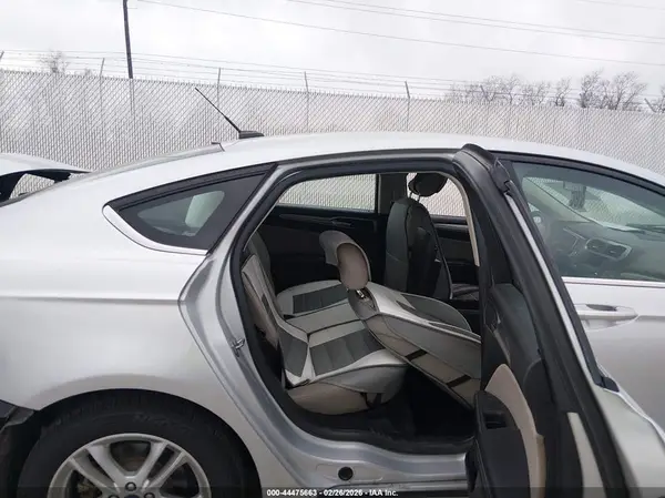 3FA6P0UU5JR157002 2018 FORD FUSION - Image 8
