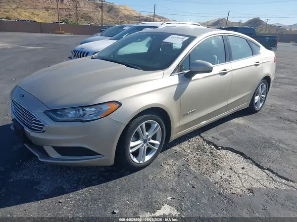 3FA6P0UU5JR209437 2018 FORD FUSION - Image 2