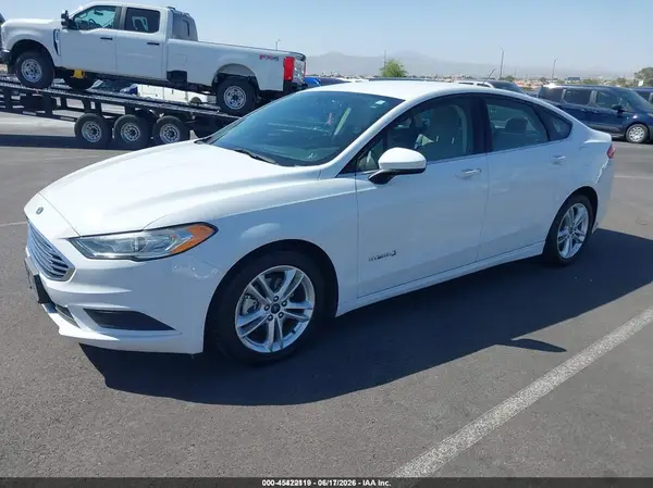 3FA6P0UU5JR212743 2018 FORD FUSION - Image 2