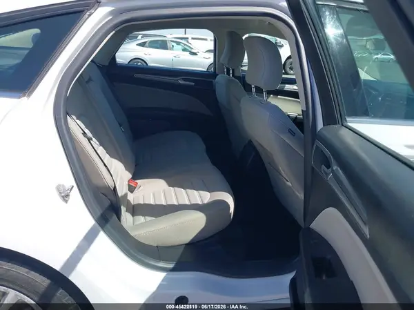 3FA6P0UU5JR212743 2018 FORD FUSION - Image 8