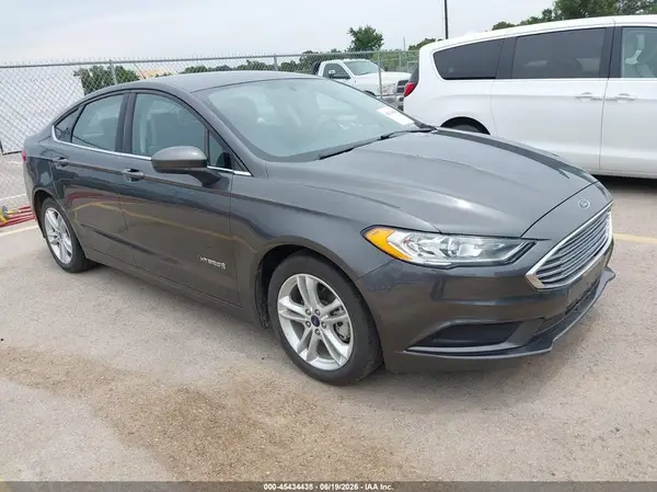 3FA6P0UU5JR235875 2018 FORD FUSION - Image 1