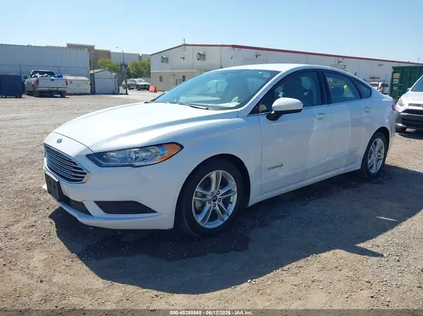3FA6P0UU5JR254555 2018 FORD FUSION - Image 2