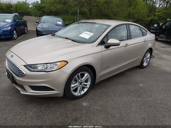 3FA6P0UU5JR271565 2018 FORD FUSION - Image 2