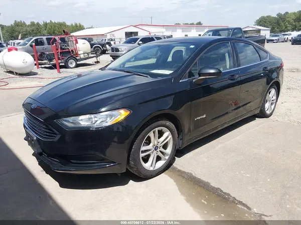 3FA6P0UU5JR271615 2018 FORD FUSION - Image 2